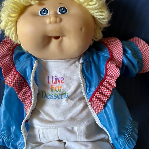 1986 Cabbage Patch Doll with Birth Certificate and Travel Bag - Picture 2 of 13